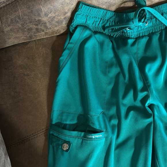 Gently used green scrub pants - Picture 4 of 6